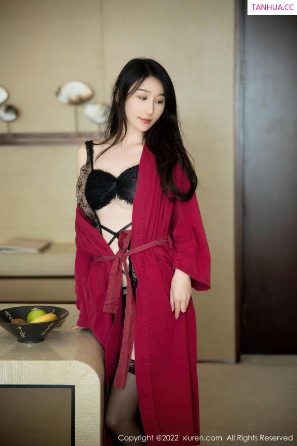 微微酱  [XiuRen]高清写真图 2022.09.22 No.5624 薇薇酱第14张图片